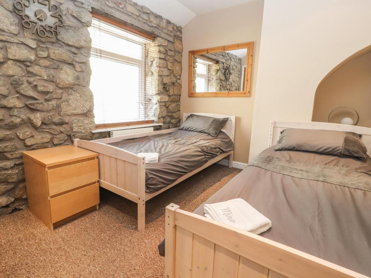 27 Green Road Wrexham Ngoại thất bức ảnh
